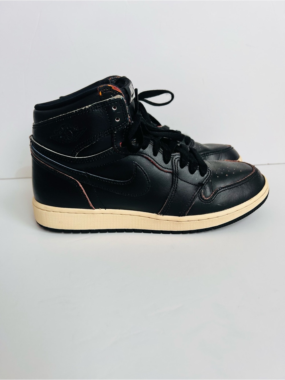 Jordan 1 Retro High OG Self Expression Black 7Y / Women’s 8.5 EUC